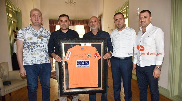 Alanyaspor’dan Başkan Yücel’e teşekkür