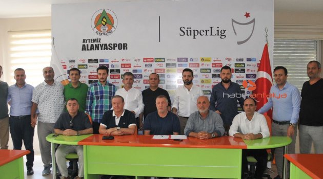Alanyaspor, Mesut Bakkal ile sözleşme yeniledi