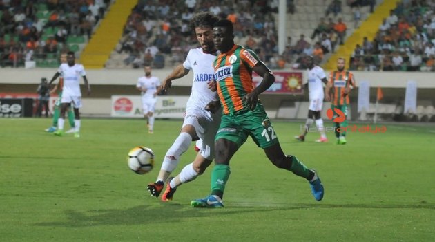Alanyasporlu futbolcu, kız kardeşini kaybetti