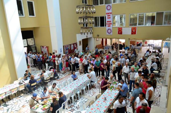 KAHVALTIDA BULUŞTU