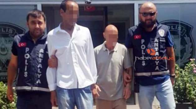 Alışveriş yapan kadının cüzdanını çalan Cezayirli yankesiciler yakalandı