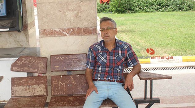 Alkol ve kumar bağımlılığı onu eşinden ve servetinden etti