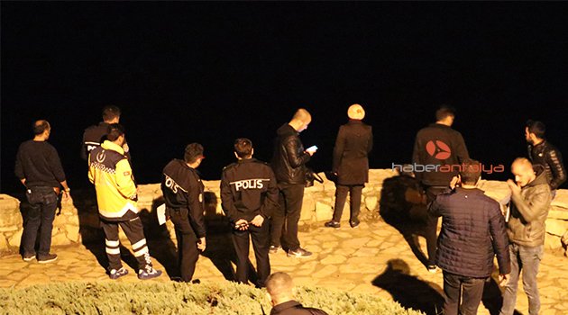 Alkollü genci ölümün kıyısından annesi aldı