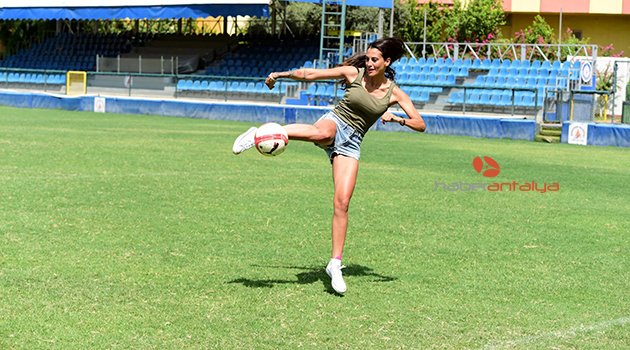 ALMAN FUTBOLUNUN TÜRK GÜZELİ ANTALYA'DA
