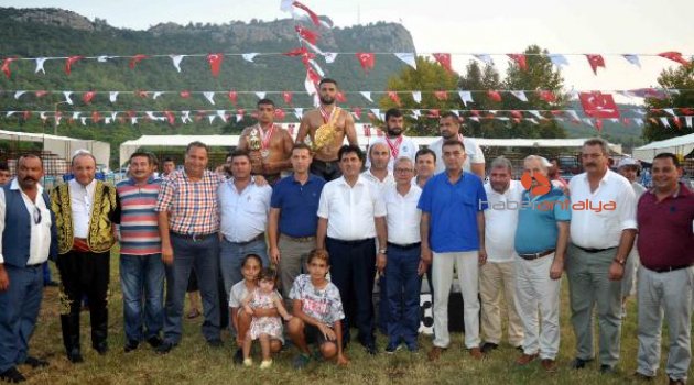 Altın Nar'da Gökmen başpehlivan