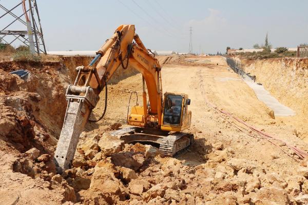 ALTINOVA YOLUNDA ÇALIŞMALAR ARALIKSIZ SÜRÜYOR