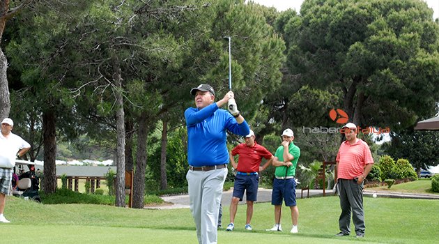 AMATÖR GOLFÇÜLER YARIŞIYOR
