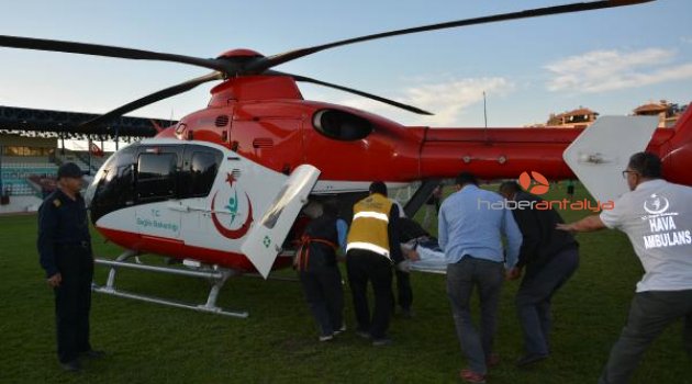 Ambulans helikopterle hastaneye sevk edildi