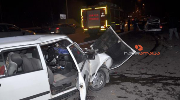Ankara'da iki otomobil çarpıştı: 2 yaralı