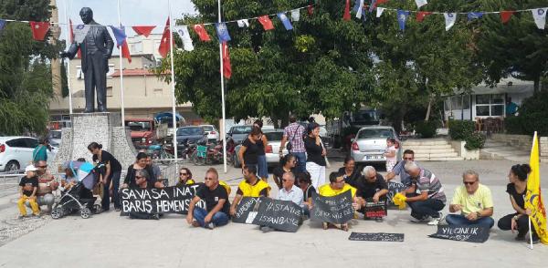 KAŞ ve DEMRE'DE TERÖR SALDIRISI PROTESTO EDİLDİ