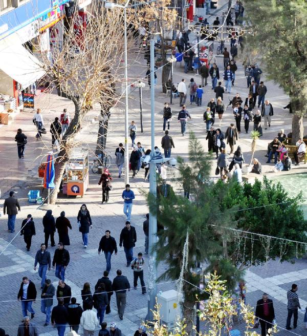 ANTALYA 40 BİN KİŞİ DAHA BÜYÜDÜ