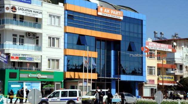 ANTALYA AK PARTİ İL BİNASINDA BOMBA İHBARI