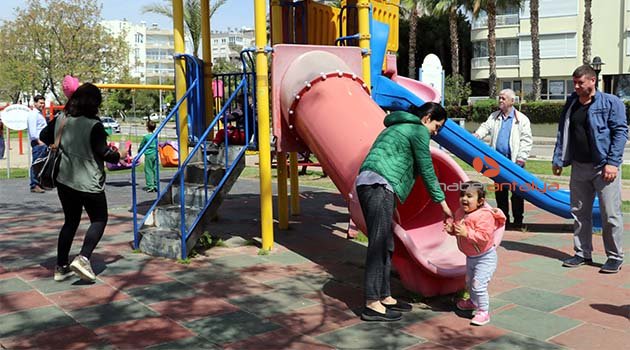 Antalya 'Çocuk Parklarına Kamera Konsun' dedi