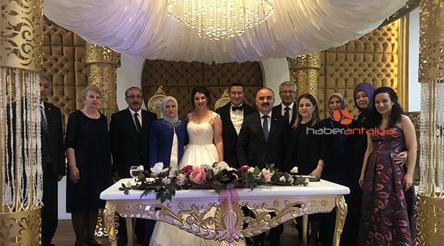 Antalya Cumhuriyet Başsavcısı Solmaz Isparta’da yeğenini evlendirdi