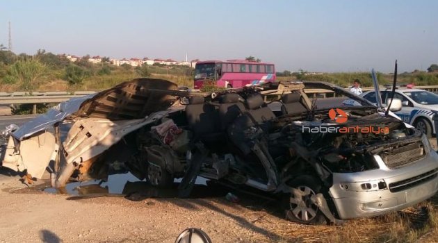 Antalya’da 2 ayrı trafik kazasında 3 kişi yaralandı