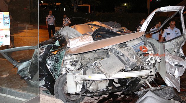 ANTALYA’DA AŞIRI HIZ FELAKETİ: 2 ÖLÜ