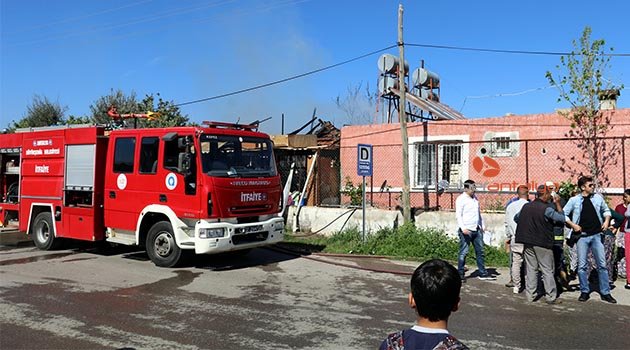 Antalya’da depo yangını