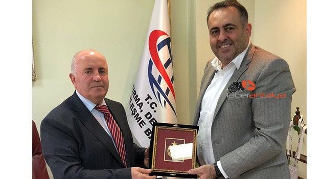 Antalya’da günübirlik ve charter teknelerin sorunları çözülüyor