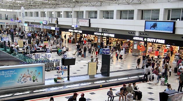 Antalya’da gurbetçi turistlerde de rekor kırdı