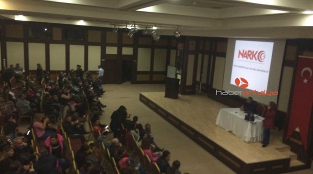 Antalya’da ‘NarkoRehber Eğitim Modülü’ anlatıldı