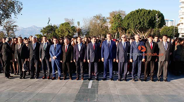 Antalya’da Öğretmenler Günü kutlaması