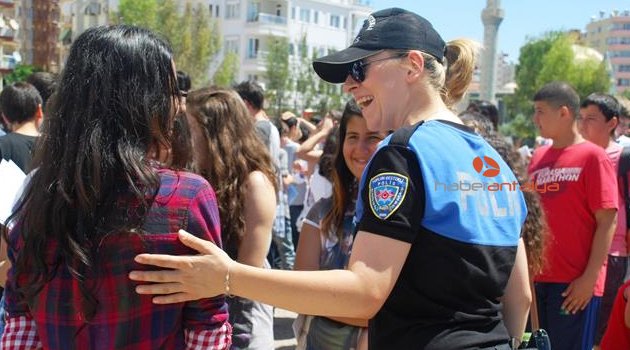 ANTALYA’DA OKULLARIN AÇILMASI İLE “GÜVENLİ OKULLAR” PROJESİ FAALİYETE GEÇTİ