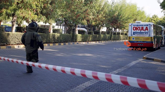 ANTALYA’DA OTOBÜSTE ŞÜPHELİ PAKET ALARMI