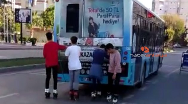 Antalya’da patenci gençlerin tehlikeli yolculuğu