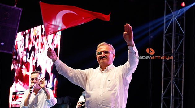 ANTALYA’DA PATLAMA DEMOKRASİ NÖBETİNİ GÖLGELEYEMEDİ