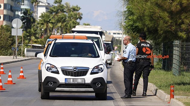 ANTALYA’DA POLİS DENETİMİ SIKLAŞTIRILDI