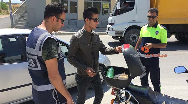 Antalya’da sürücüler seçici göz uygulaması ile denetlendi