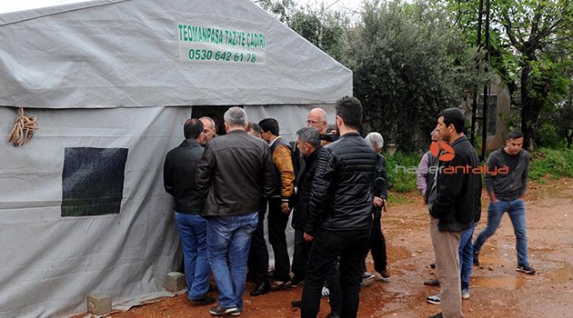 ANTALYA’DA TERÖRİS TAZİYE ÇADIRINA POLİS BASKINI