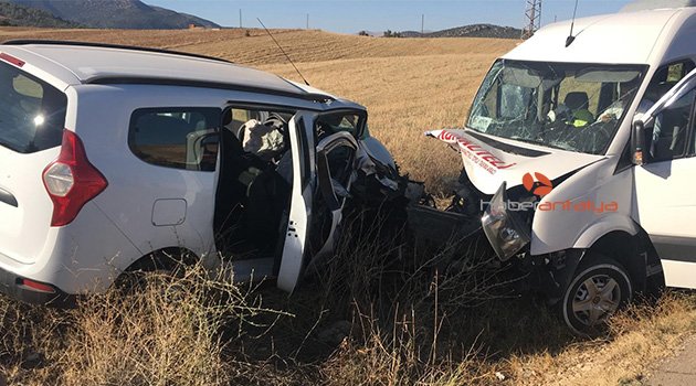 Antalya’da trafik kazası: 16 yaralı