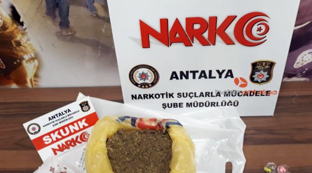 Antalya’da uyuşturucu baskını: 8 gözaltı