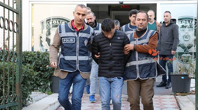 Antalya merkezli 4 ilde otomobil dolandırıcılığı: 7 gözaltı