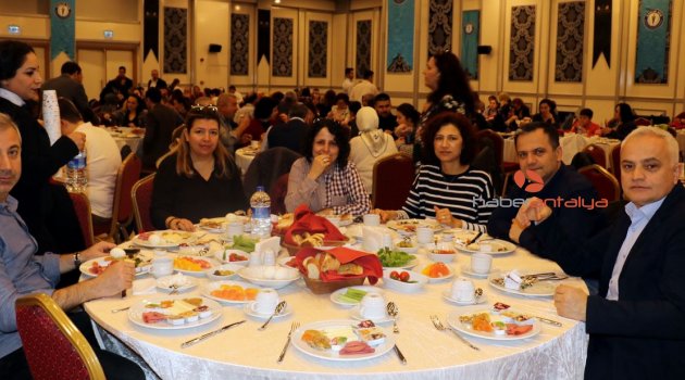 Antalya Sağlık-Sen’den şehit ve gazi yakınlarına bağış