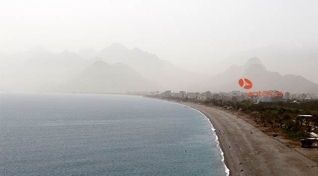 Antalya semalarını 'çöl tozu' kapladı