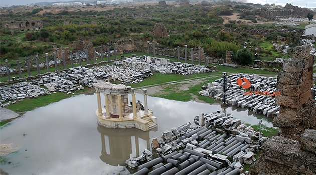 Antalya su altında! (Antalya hava durumu)