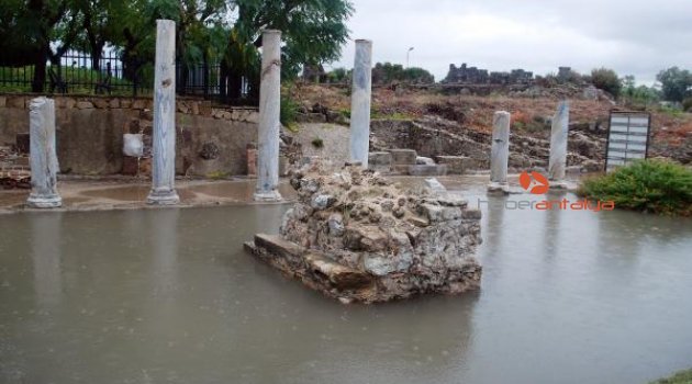 Antalya yağmura teslim