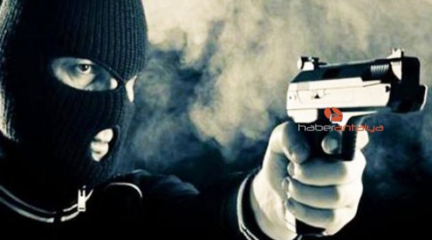 AVM'DE SİLAHLI SOYGUN