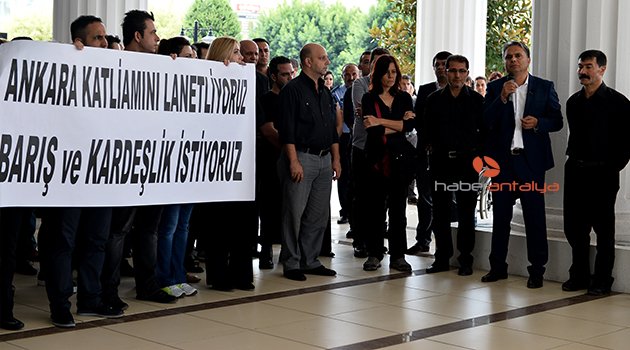 ANTALYA'DA 10:04'TE SAYGI DURUŞU