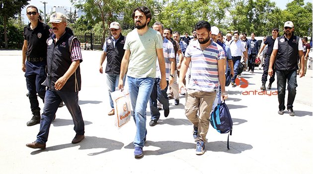 ANTALYA'DA 19 AKADEMİSYEN TUTUKLANDI