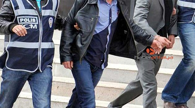 Antalya'da 4 FETÖ şüphelisi yakalandı