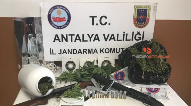 Antalya'da 9 ayrı adres eş zamanlı uyuşturucu operasyonu: 7 gözaltı