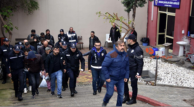 Antalya'da 'aranan' 147 kişiye gözaltı