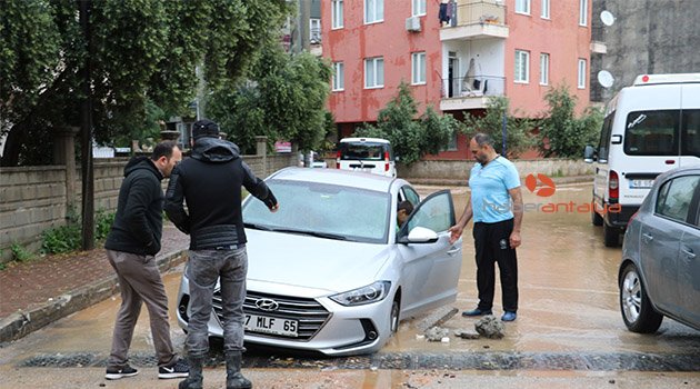Antalya'da aşırı yağış hayatı felç etti | Antalya hava durumu