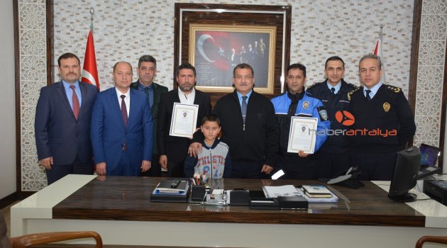 Antalya'da ayın polisleri ödüllendirildi