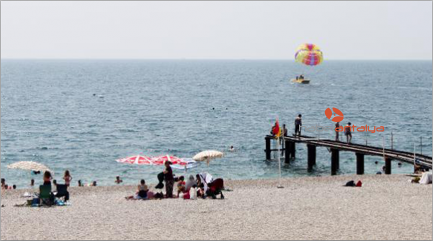 Antalya'da, ekim ayında deniz keyfi