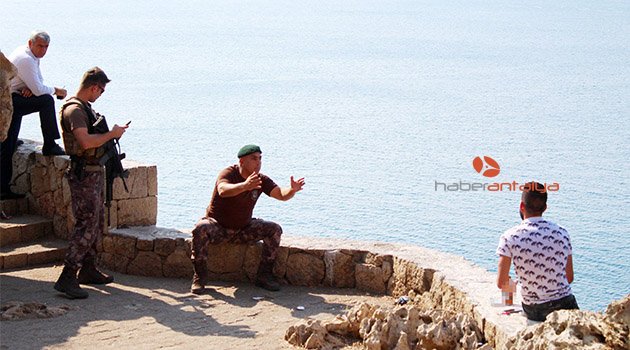 Antalya'da falezlerde silahlı intihar girişimi
