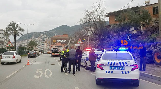 Antalya'da feci kaza: 1 ağır yaralı
